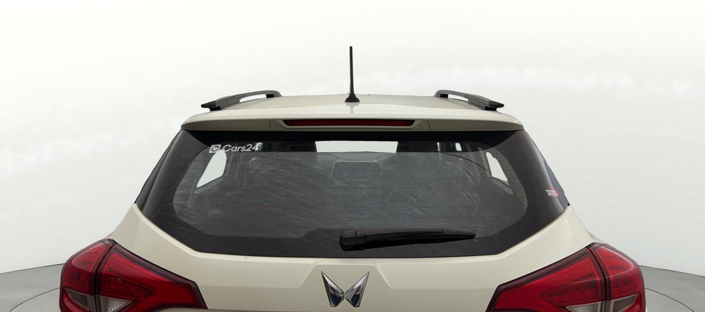 2022 Mahindra XUV300 W8 (O) 1.2 PETROL, Petrol, Manual, 29,859 km, Rear Windshield