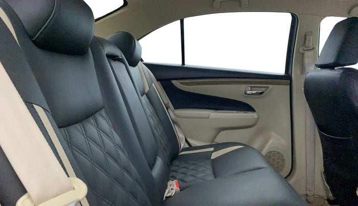 2018 Maruti Ciaz SIGMA 1.5 SHVS MT  PETROL, Petrol, Manual, 52,390 km, Right Side Rear Door Cabin
