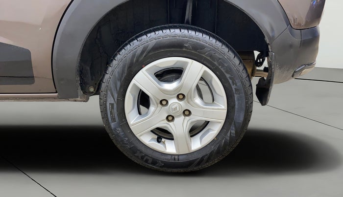 2022 Renault TRIBER RXT, Petrol, Manual, 52,550 km, Left Rear Wheel