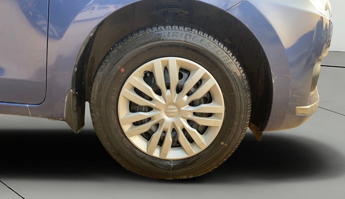 2019 Maruti Dzire VXI, Petrol, Manual, 42,684 km, Right Front Wheel