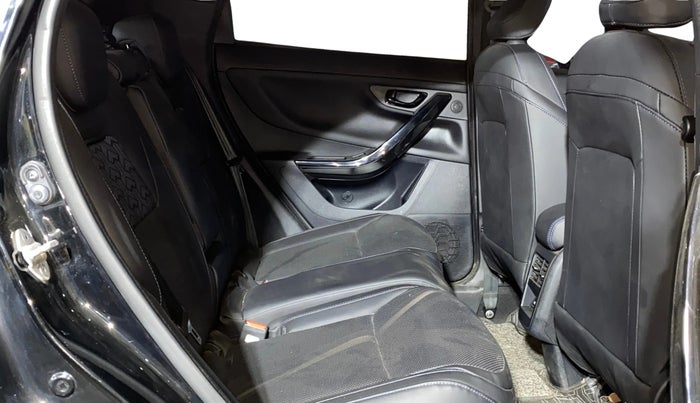 2024 Tata NEXON Fearless Plus S 1.2 Revotron 7DCA Dark Edition, Petrol, Automatic, 7,773 km, Right Side Rear Door Cabin