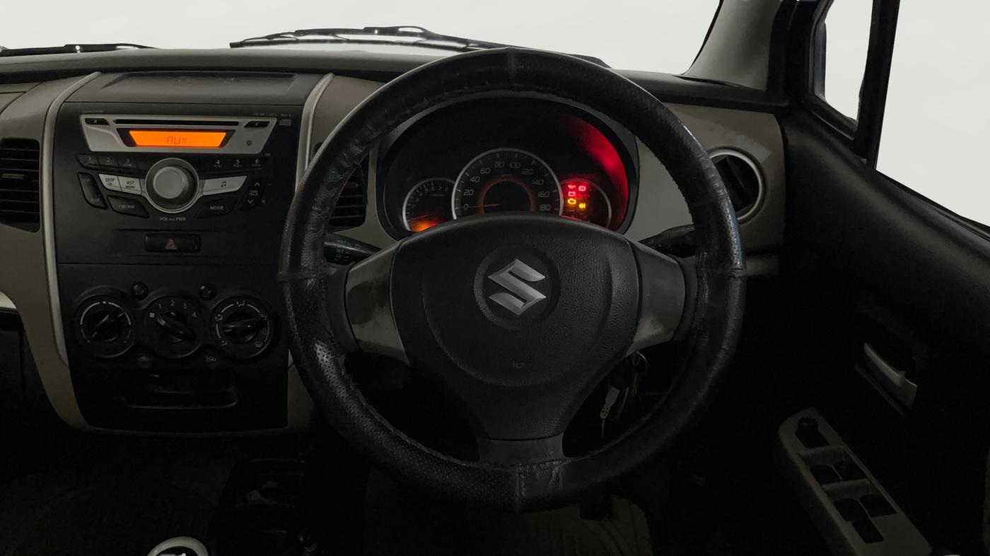 2015 Maruti Wagon R 1.0 VXI, Petrol, Manual, 79,070 km, Steering Wheel Close Up