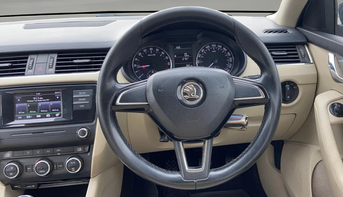 2017 Skoda Octavia 2.0 TDI CR AMBITION, Diesel, Manual, 1,21,381 km, Steering Wheel Close Up