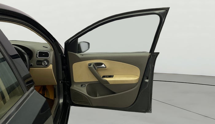 2017 Volkswagen Vento 1.2 TSI HIGHLINE PLUS AT, Petrol, Automatic, 92,325 km, RHS Front Door