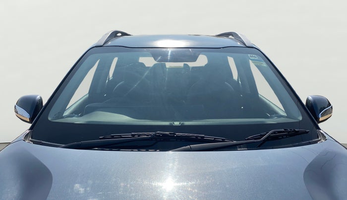 2021 KIA SONET HTX 1.0 IMT, Petrol, Manual, 52,216 km, Front Windshield