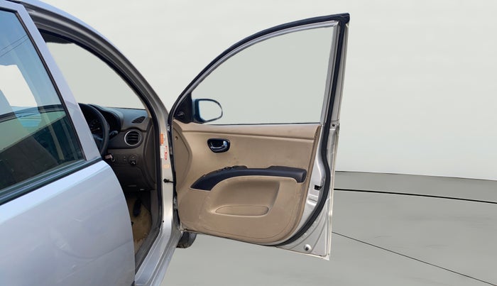 2014 Hyundai i10 SPORTZ 1.1, CNG, Manual, 87,563 km, RHS Front Door