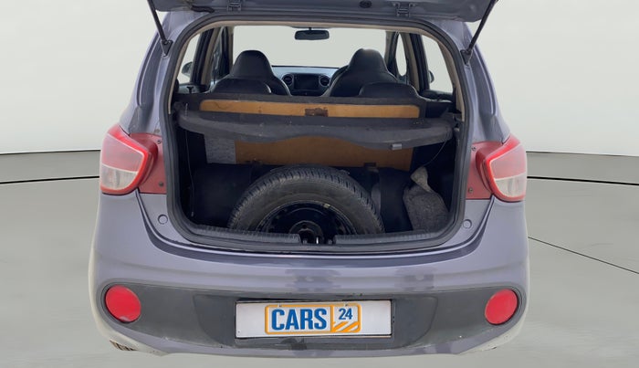 2017 Hyundai Grand i10 MAGNA 1.2 KAPPA VTVT, CNG, Manual, 1,17,518 km, Boot Open Zoomed View