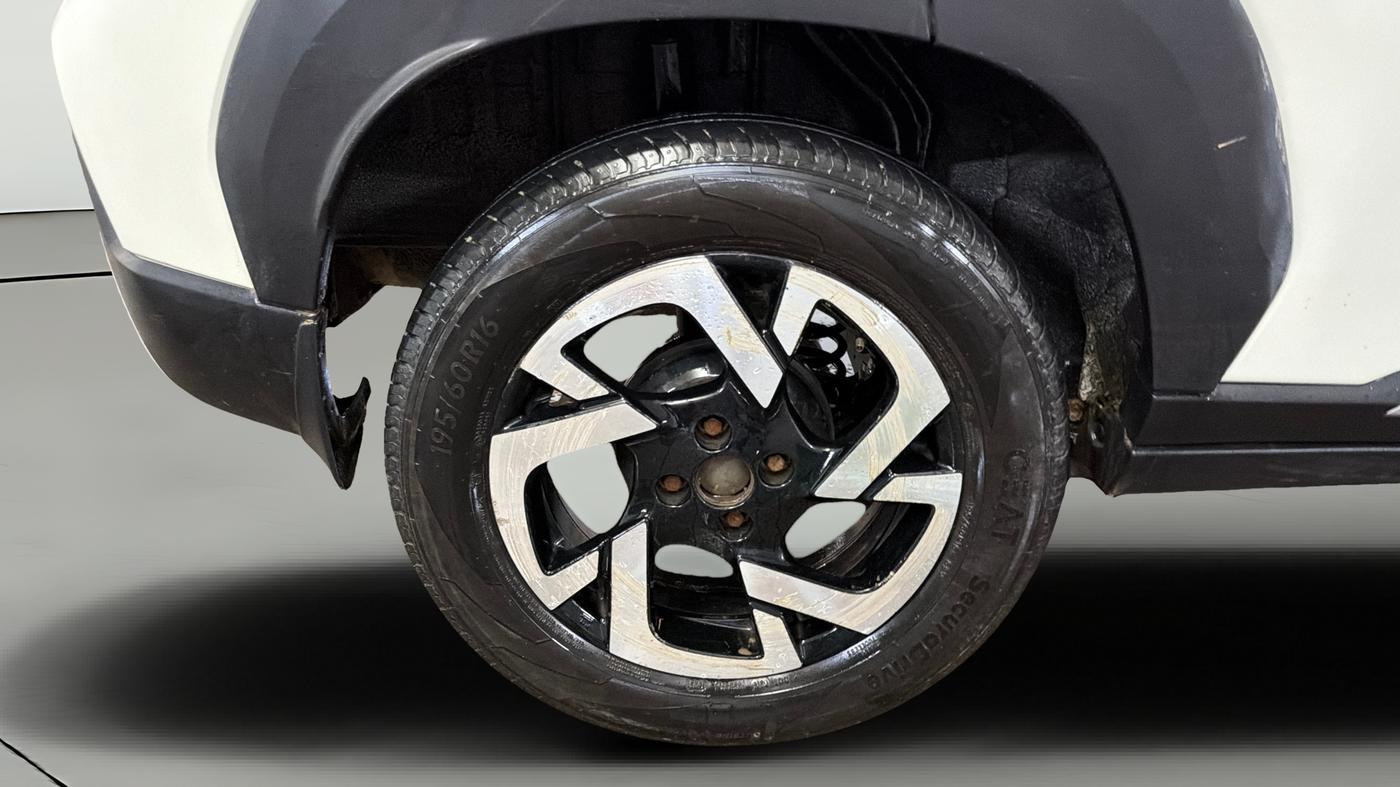 2022 Nissan MAGNITE XV MT, Petrol, Manual, 93,119 km, Right Rear Wheel