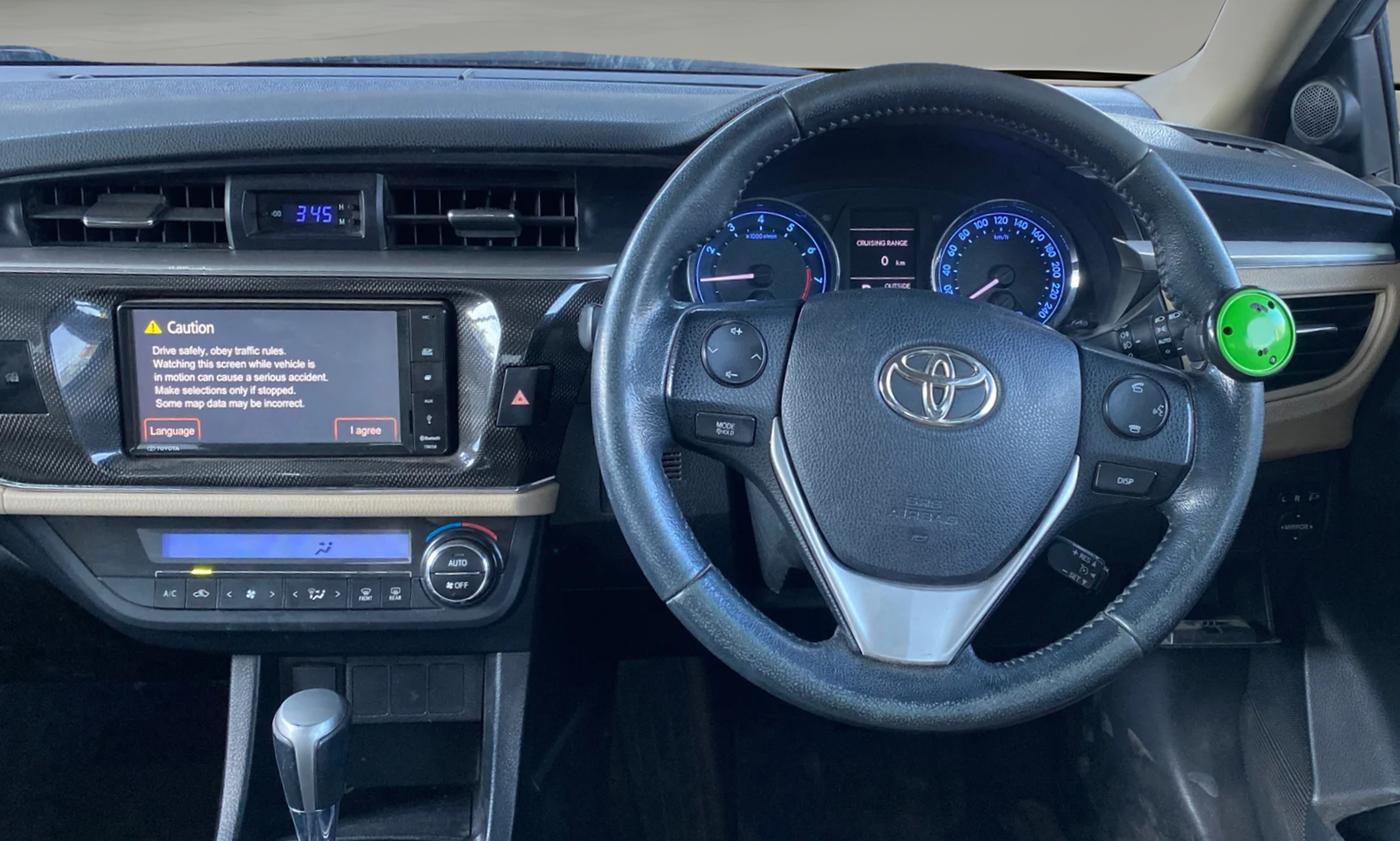 2015 Toyota Corolla Altis VL CVT PETROL, Petrol, Automatic, 1,38,199 km, Steering Wheel Close Up