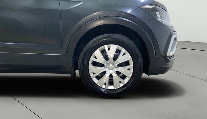 2023 Volkswagen TAIGUN COMFORTLINE 1.0 TSI MT, Petrol, Manual, 12,833 km, Right Front Wheel