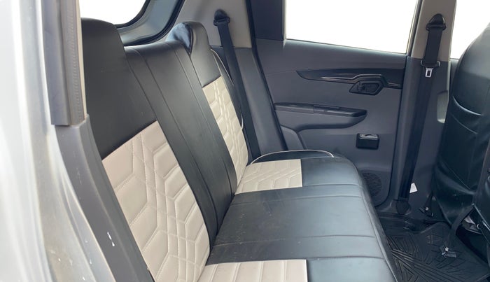 2020 Mahindra KUV 100 NXT K2+ P 6 STR, Petrol, Manual, 77,235 km, Right Side Rear Door Cabin