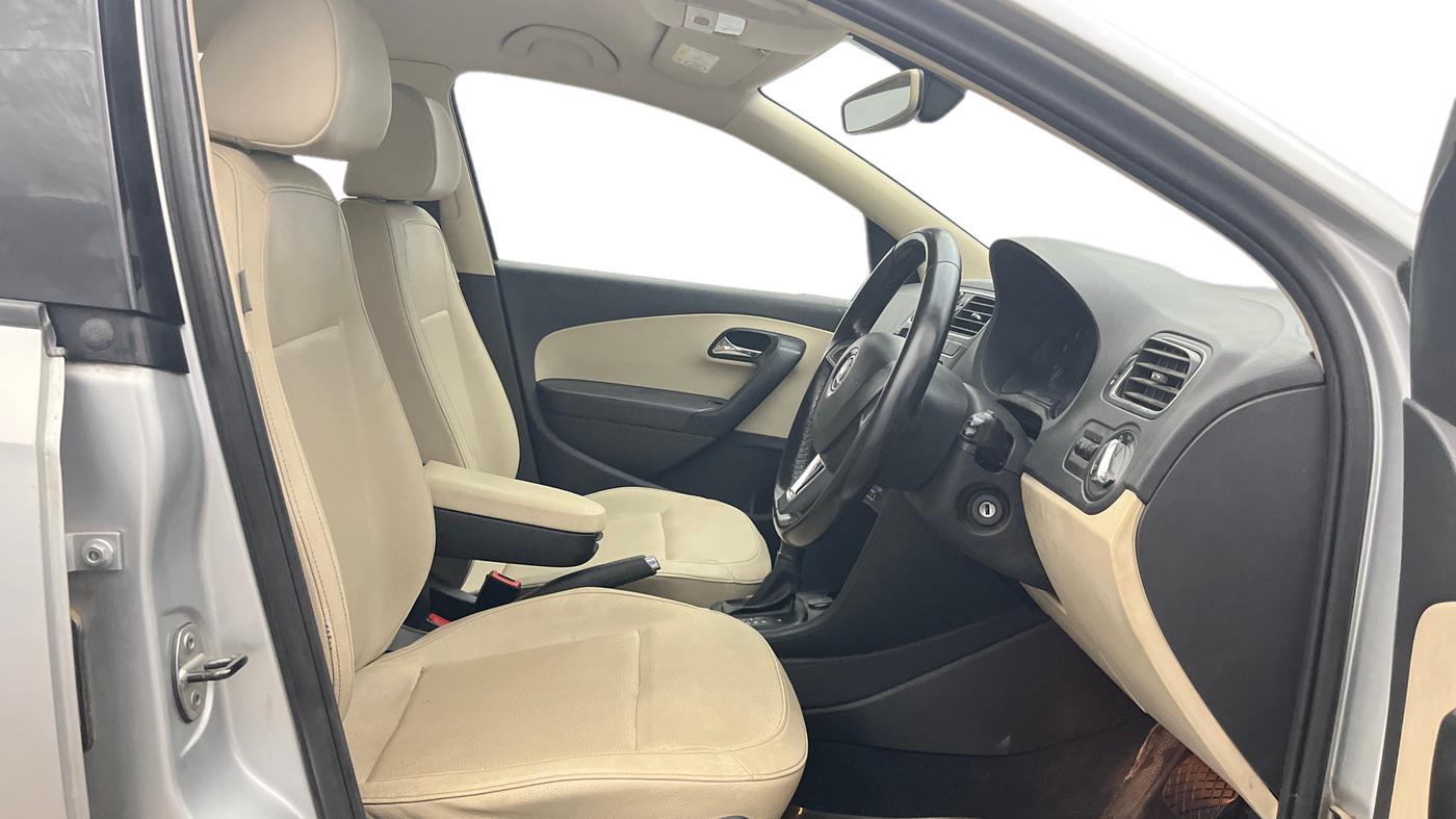 2018 Skoda Rapid STYLE 1.6 MPI AT, Petrol, Automatic, 64,510 km, Right Side Front Door Cabin