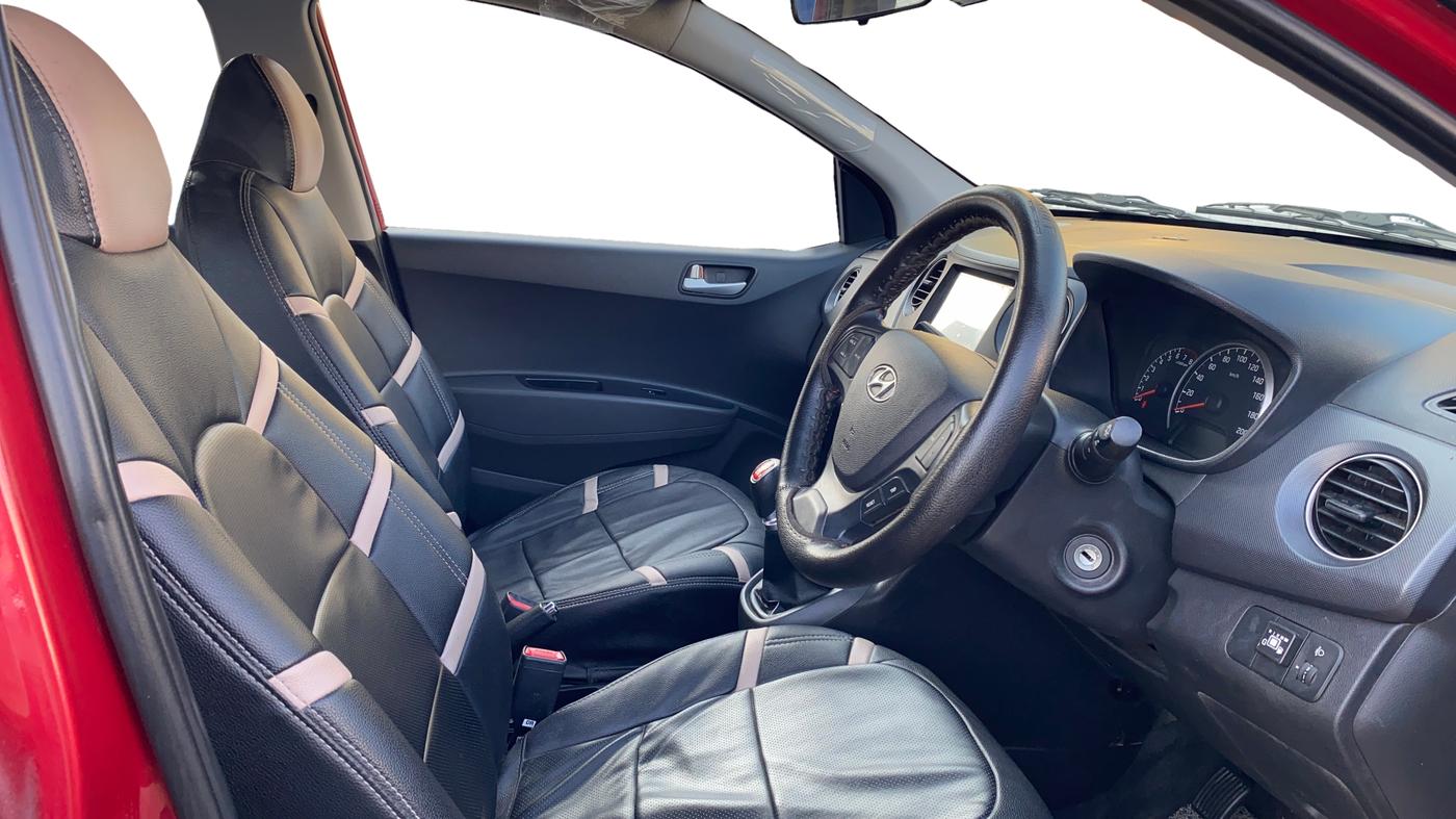 2018 Hyundai Grand i10 SPORTZ 1.2 KAPPA VTVT DUAL TONE, CNG, Manual, 65,571 km, Right Side Front Door Cabin