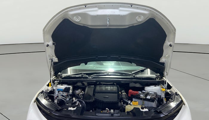 2024 Tata NEXON FEARLESS + SUNROOF AMT DUAL TONE 1.5 DIESEL, Diesel, Automatic, 39,493 km, Open Bonet