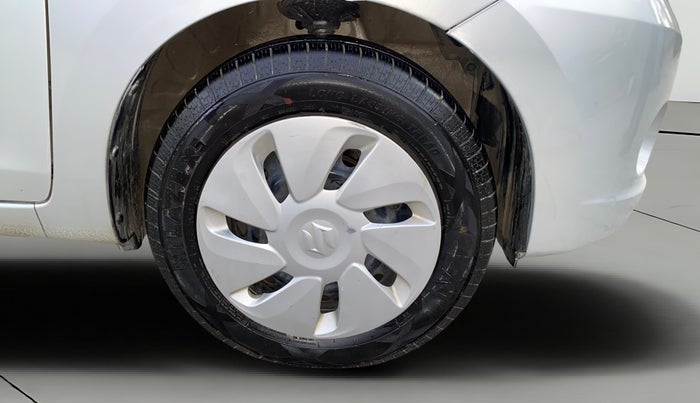 2016 Maruti Celerio VXI, Petrol, Manual, 50,128 km, Right Front Wheel