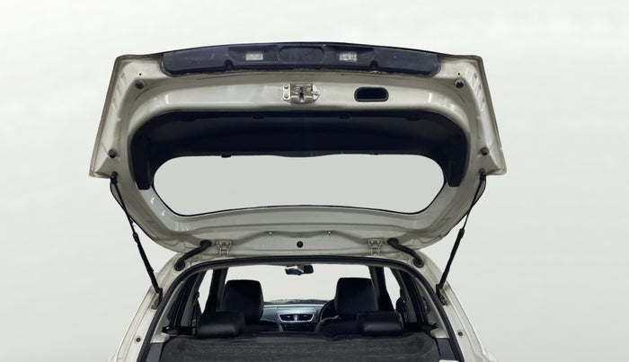 2015 Maruti Swift VXI, Petrol, Manual, 1,15,730 km, Boot Door Open