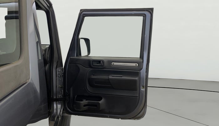 2021 Mahindra Thar LX PETROL HT 4WD AT, Petrol, Automatic, 32,443 km, RHS Front Door