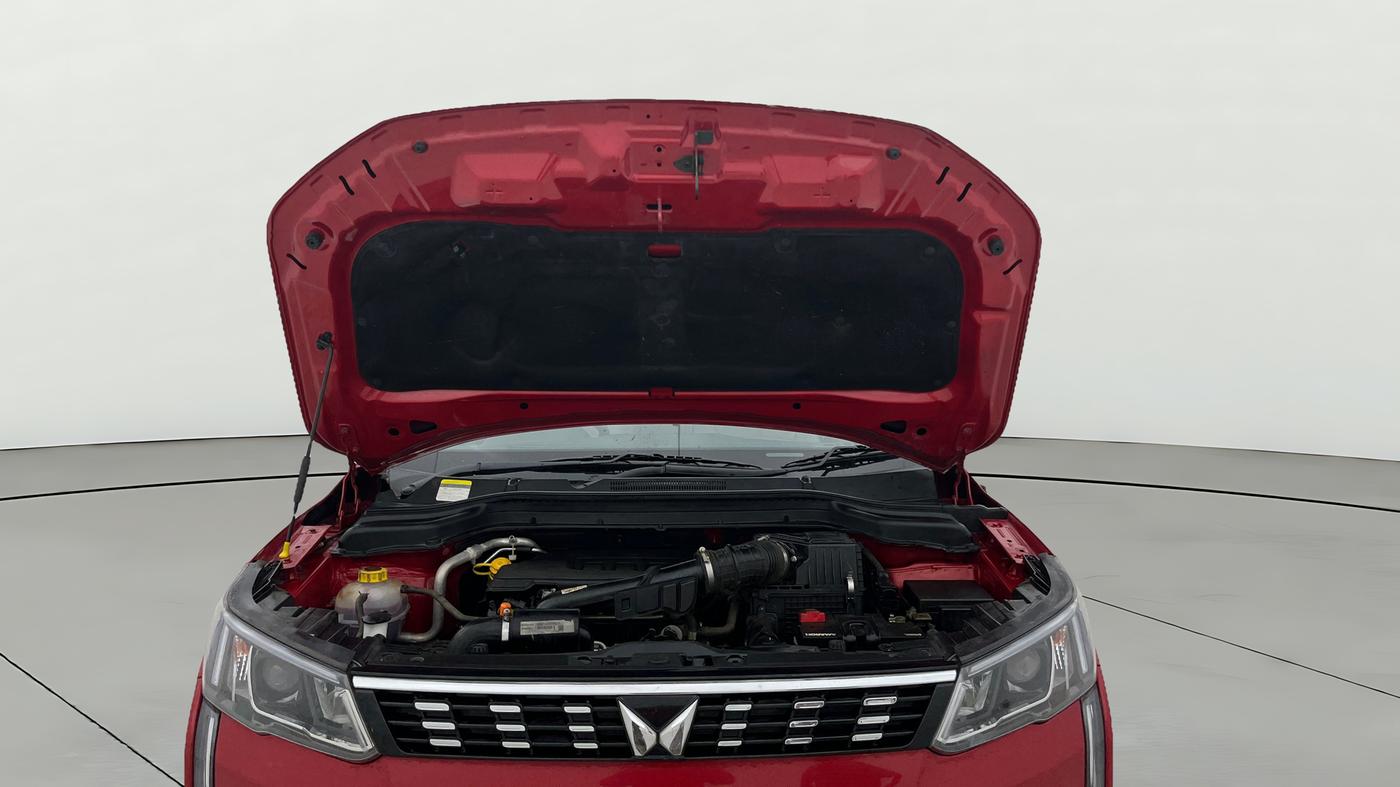 2023 Mahindra XUV300 W8 (O) 1.2 PETROL AMT, Petrol, Automatic, 9,410 km, Open Bonet