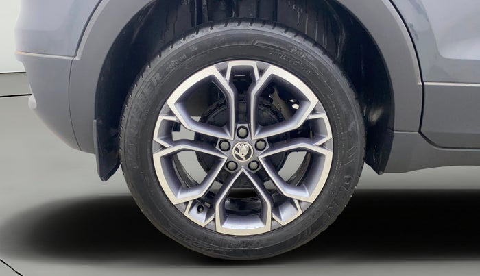 2023 Skoda KUSHAQ STYLE 1.0L TSI AT, Petrol, Automatic, 17,978 km, Right Rear Wheel