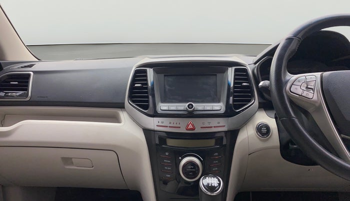 2021 Mahindra XUV300 W8(O) 1.2 PETROL DUAL TONE, Petrol, Manual, 49,232 km, Air Conditioner