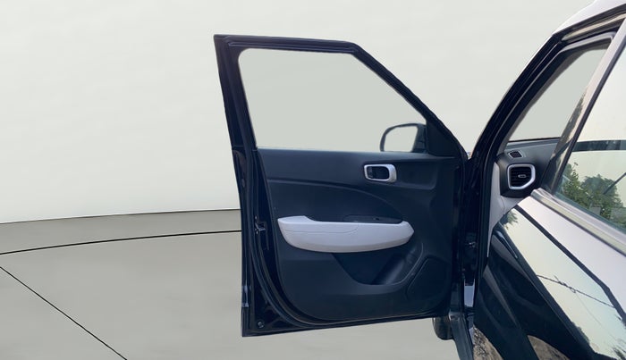 2024 Hyundai VENUE SX (O) 1.0 TURBO DCT DUAL TONE, Petrol, Automatic, 16,890 km, LHS Front Door