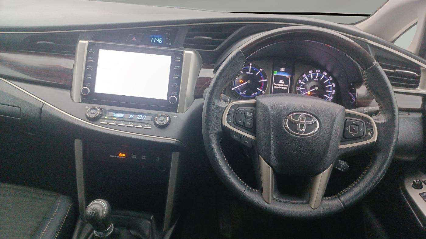 2022 Toyota Innova Crysta 2.4 VX 8 STR, Diesel, Manual, 28,485 km, Steering Wheel Close Up