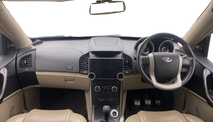 2015 Mahindra XUV500 W10, Diesel, Manual, 83,012 km, Dashboard