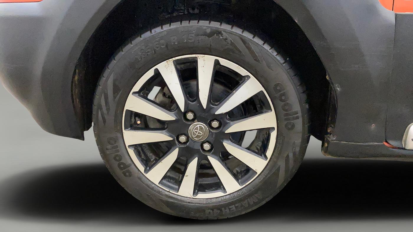 2014 Toyota Etios CROSS 1.2 G, Petrol, Manual, 49,998 km, Left Front Wheel