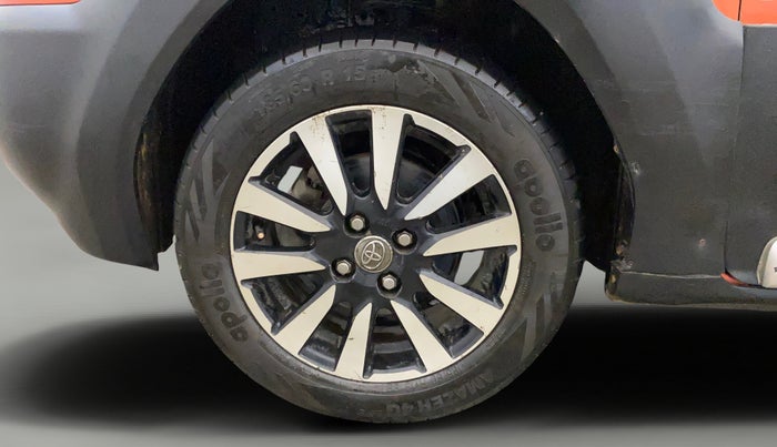 2014 Toyota Etios CROSS 1.2 G, Petrol, Manual, 49,998 km, Left Front Wheel