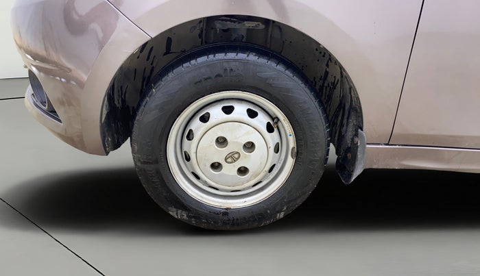 2017 Tata Tiago XM PETROL, Petrol, Manual, 45,332 km, Left Front Wheel