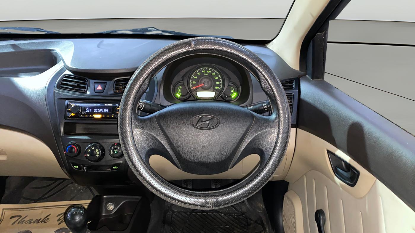2016 Hyundai Eon D-LITE+, Petrol, Manual, 33,390 km, Steering Wheel Close Up