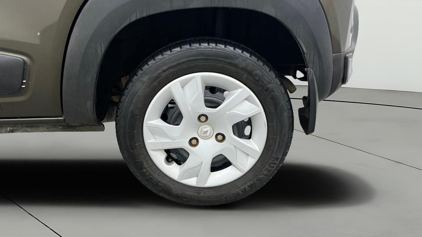 2022 Renault Kwid RXT 1.0, Petrol, Manual, 25,334 km, Left Rear Wheel