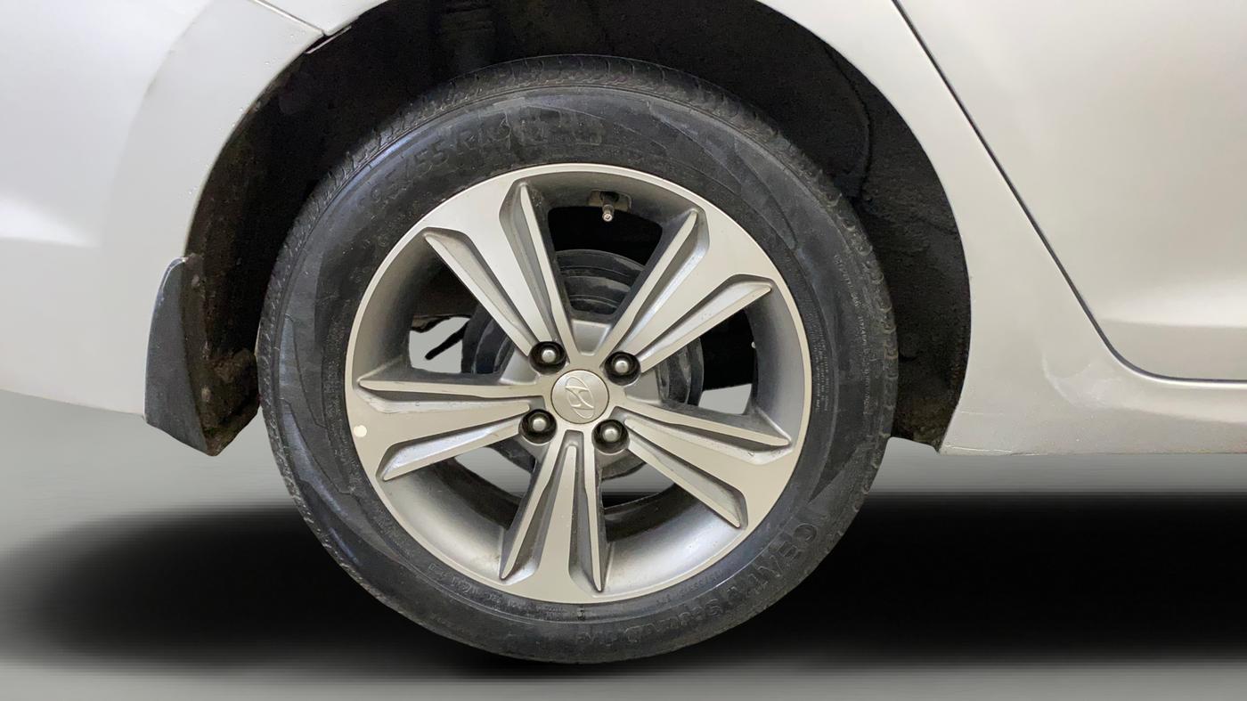 2018 Hyundai Verna 1.6 VTVT SX, Petrol, Manual, 78,109 km, Right Rear Wheel