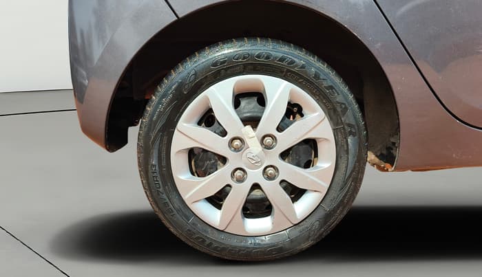 2014 Hyundai Eon SPORTZ, Petrol, Manual, 42,845 km, Right Rear Wheel