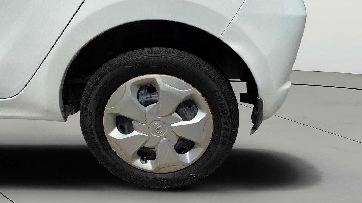 2017 Tata Tiago XTA PETROL, Petrol, Automatic, 70,095 km, Left Rear Wheel