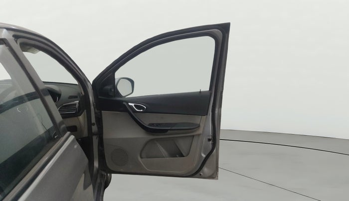 2018 Tata Tiago XZ PETROL, Petrol, Manual, 65,485 km, RHS Front Door