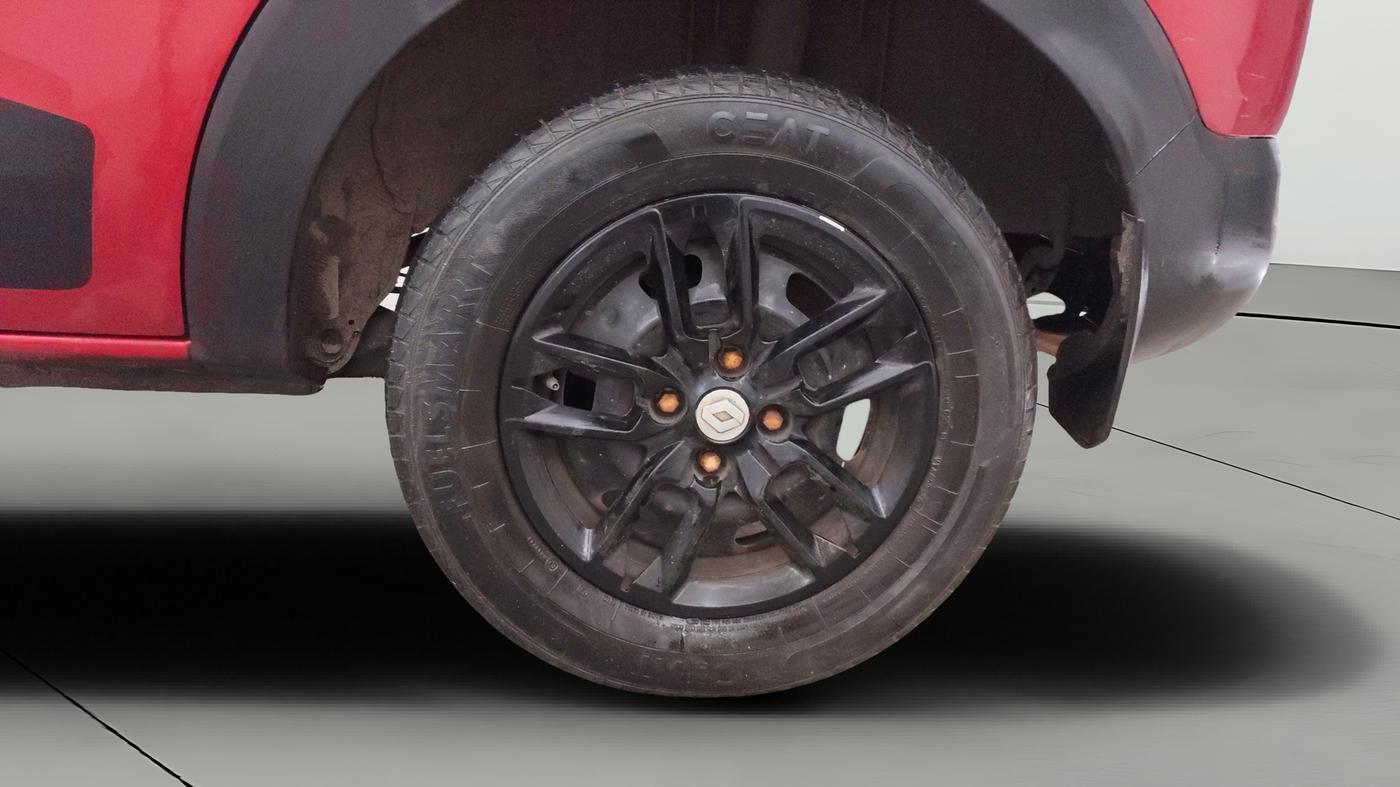 2020 Renault TRIBER RXT, Petrol, Manual, 36,462 km, Left Rear Wheel