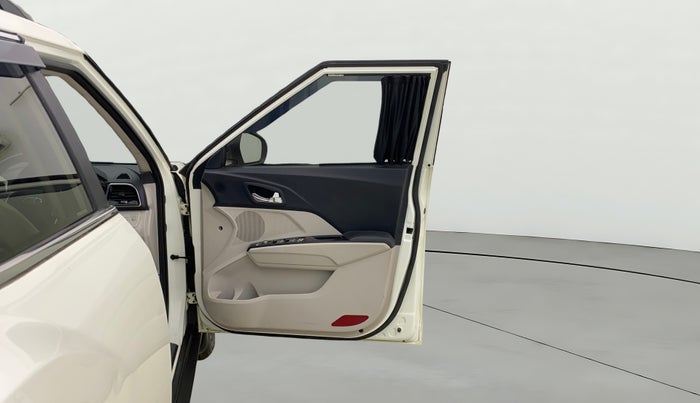 2021 Mahindra XUV300 W8 (O) 1.2 PETROL AMT, Petrol, Automatic, 46,170 km, RHS Front Door