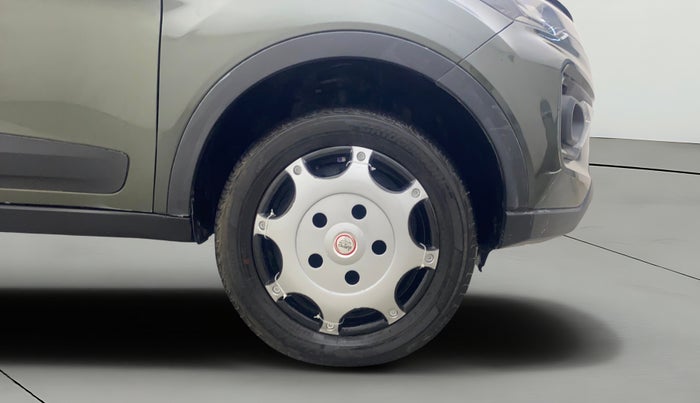 2022 Tata NEXON XMA SUNROOF PETROL, Petrol, Automatic, 17,562 km, Right Front Wheel