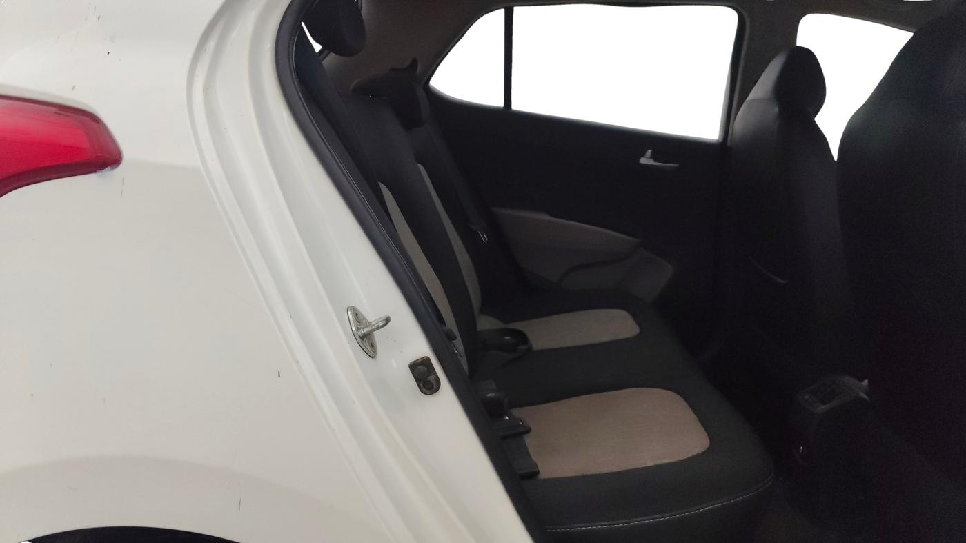 2016 Hyundai Grand i10 ASTA AT 1.2 KAPPA VTVT, Petrol, Automatic, 54,072 km, Right Side Rear Door Cabin