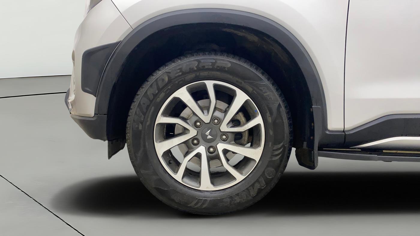 2022 Mahindra SCORPIO-N Z8 L DIESEL AT 4WD 7 STR, Diesel, Automatic, 19,987 km, Left Front Wheel