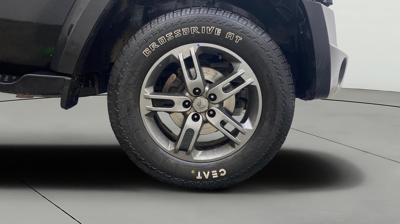 2023 Mahindra Thar LX D HT 2WD MT, Diesel, Manual, 69,969 km, Right Front Wheel