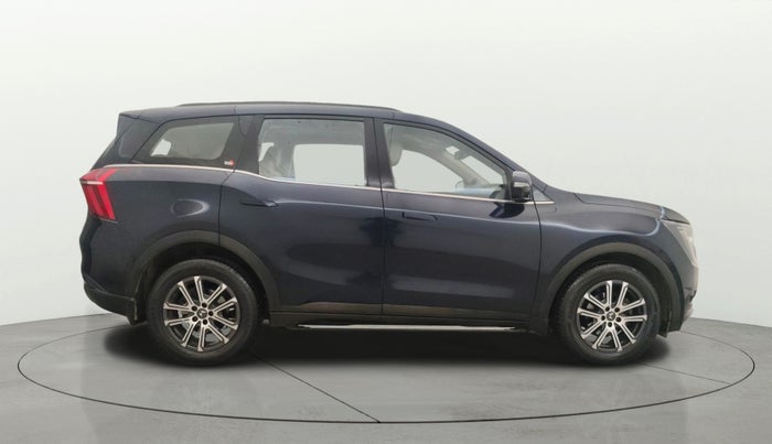 2022 Mahindra XUV700 AX 7 LUXURY P AT 7 STR, Petrol, Automatic, 17,184 km, Right Side View