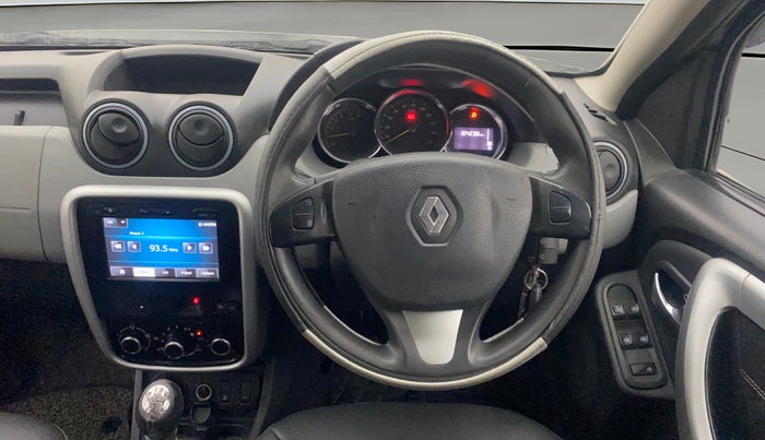 2015 Renault Duster 110 PS RXL DIESEL, Diesel, Manual, 1,04,256 km, Steering Wheel Close Up