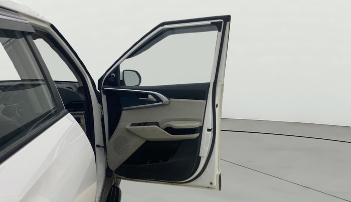 2023 KIA CARENS PREMIUM 1.5 DIESEL IMT 7 STR, Diesel, Manual, 74,201 km, RHS Front Door