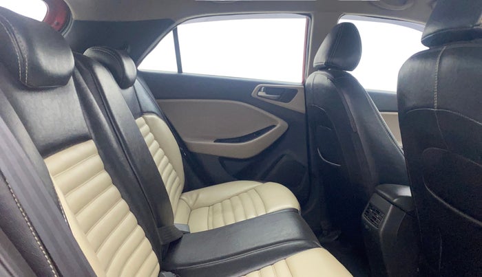 2015 Hyundai Elite i20 ASTA 1.2, Petrol, Manual, 77,895 km, Right Side Rear Door Cabin