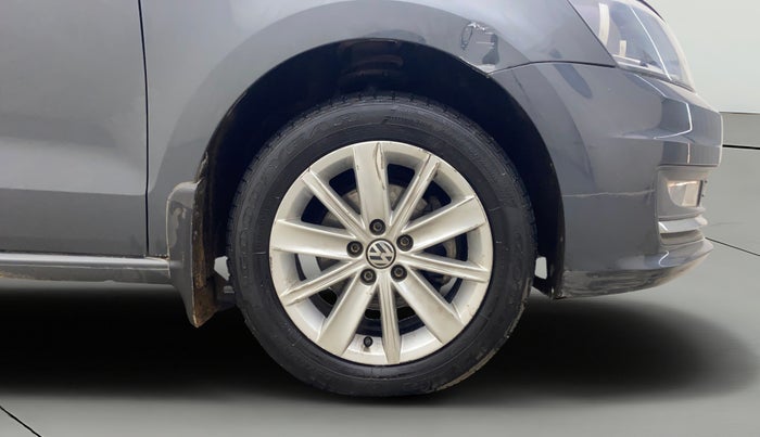 2016 Volkswagen Vento HIGHLINE PETROL AT, Petrol, Automatic, 56,035 km, Right Front Wheel