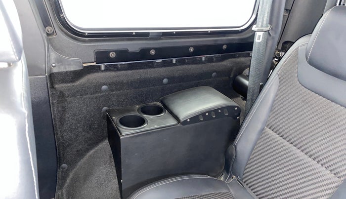 2021 Mahindra Thar LX PETROL HT 4WD AT, Petrol, Automatic, 32,443 km, RHS Rear Door