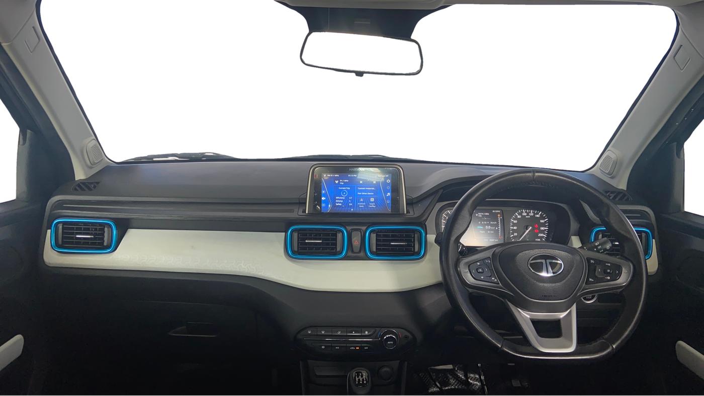 2024 Tata PUNCH Creative Dual Tone MT Sunroof, Petrol, Manual, 25,540 km, Dashboard