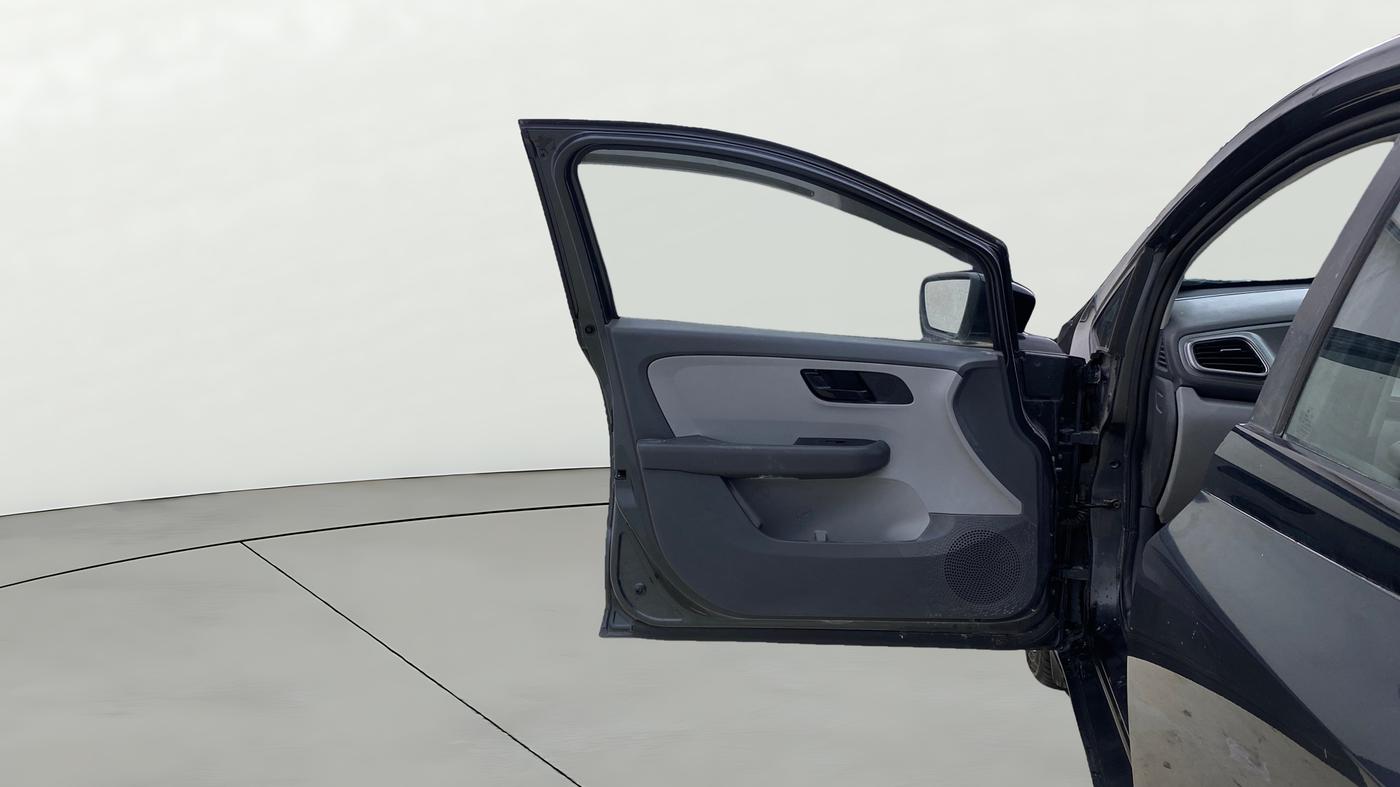 2021 Tata ALTROZ XT PETROL, Petrol, Manual, 30,537 km, LHS Front Door